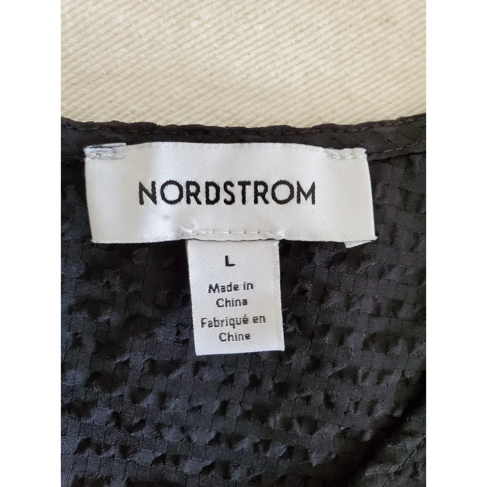 Nordstrom Black Sleeveless V Neck Blouse Textured Top Women's Size L - Picture 3 of 4